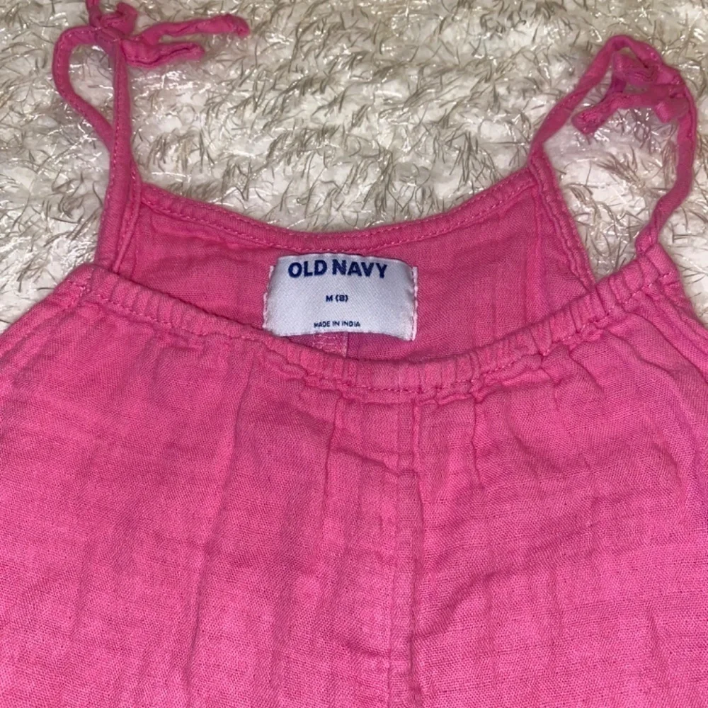 Girls size medium (8) Old Navy pink romper
